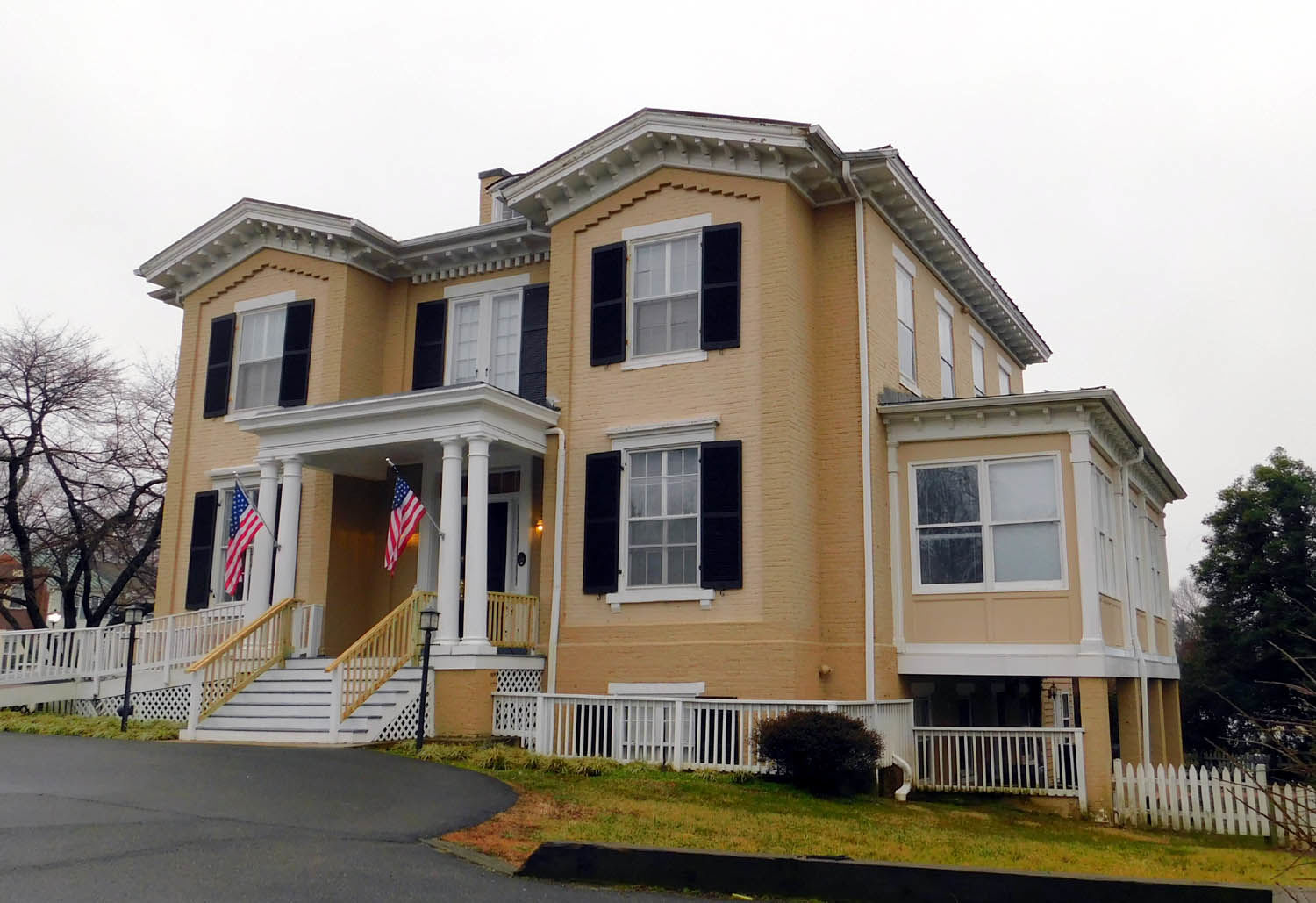 Warrenton Lee st. apartment building historic